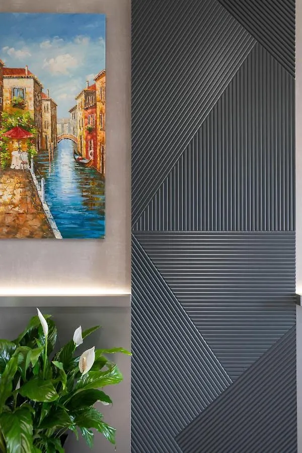Compas Boutique Hotel Golem
