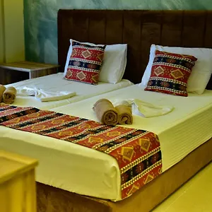 Te Bujtina Hotel- Cozy With Traditional Breakfast Near Golem (Tirana)