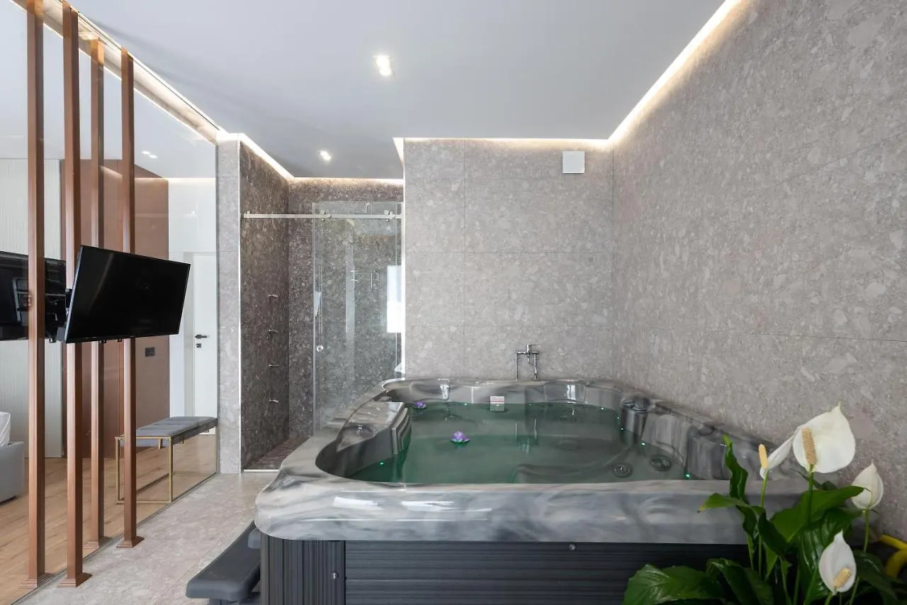 Compas Boutique Hotel Golem  Albánie
